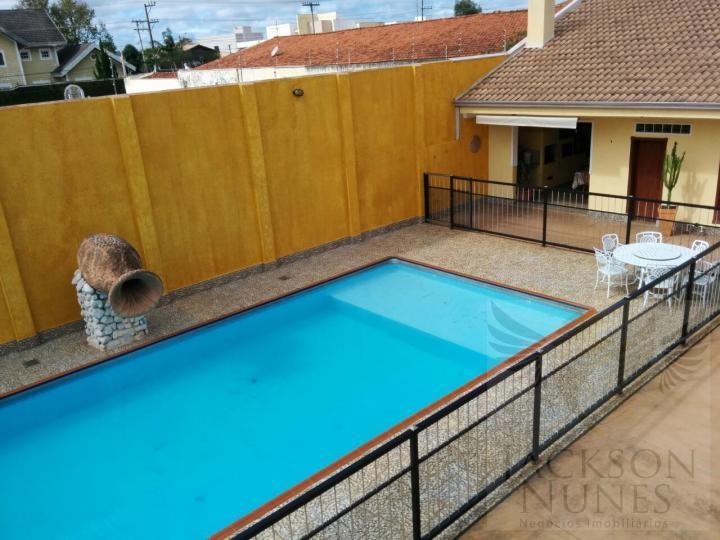 Casa à venda com 5 quartos, 1200m² - Foto 1