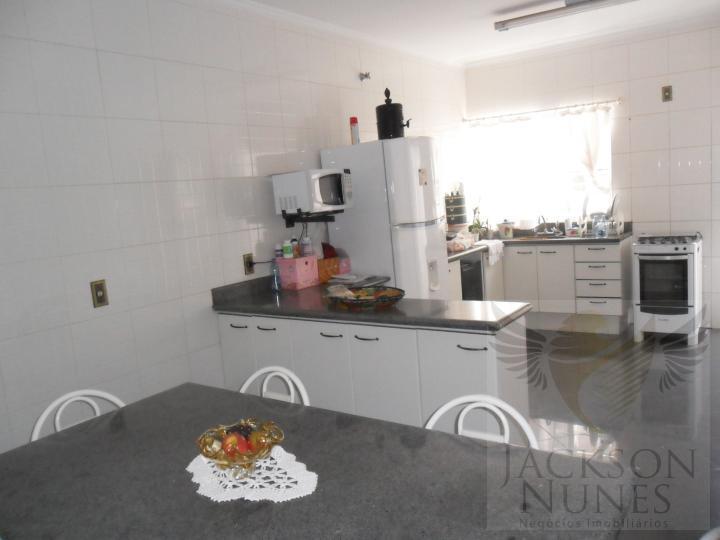 Casa à venda com 3 quartos, 600m² - Foto 14