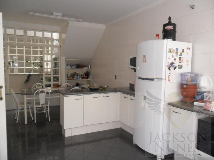 Casa à venda com 3 quartos, 600m² - Foto 15