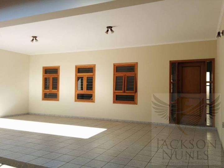 Sobrado à venda com 5 quartos, 326m² - Foto 1