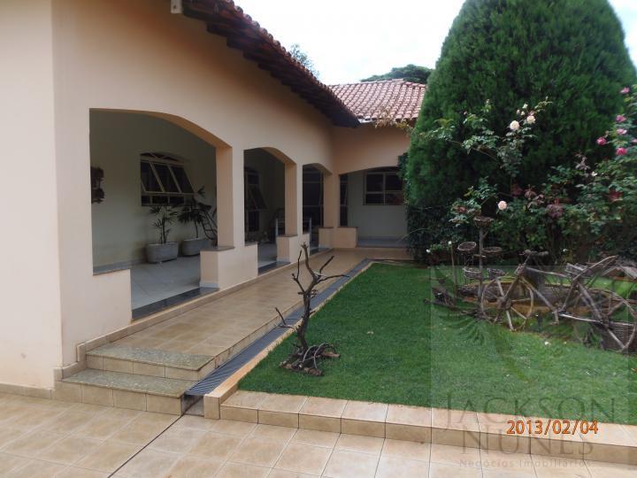 Casa à venda com 3 quartos, 860m² - Foto 2