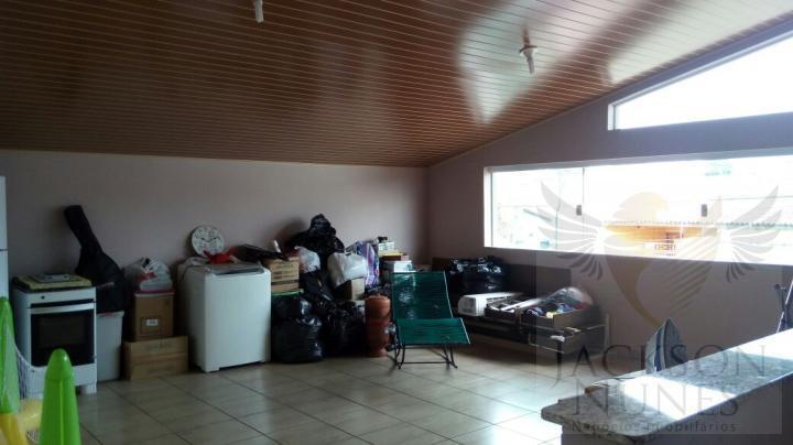 Casa à venda com 4 quartos, 300m² - Foto 27