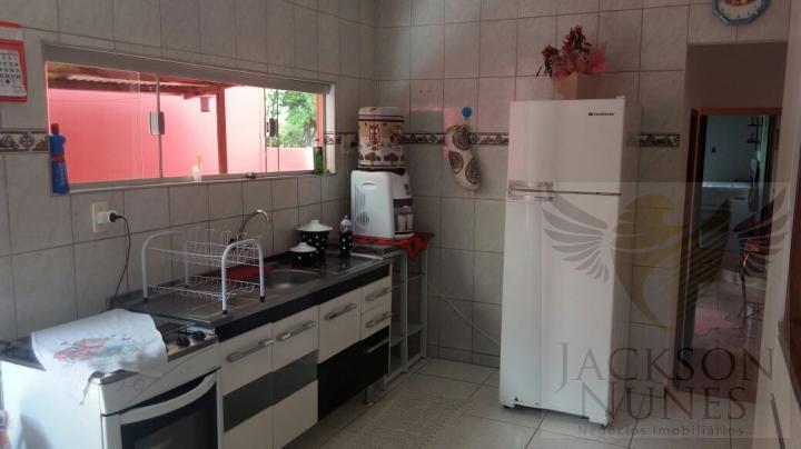 Casa à venda com 2 quartos, 150m² - Foto 1