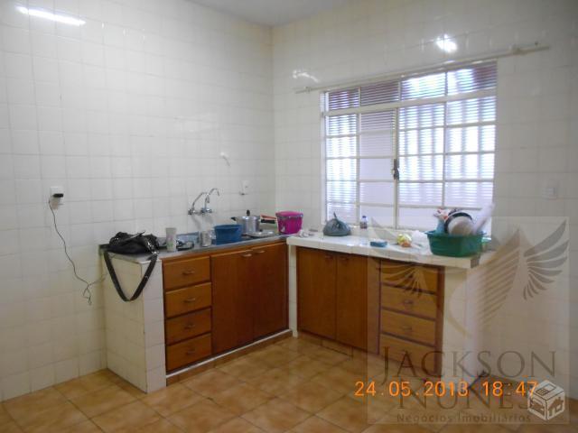 Casa à venda com 3 quartos, 250m² - Foto 11