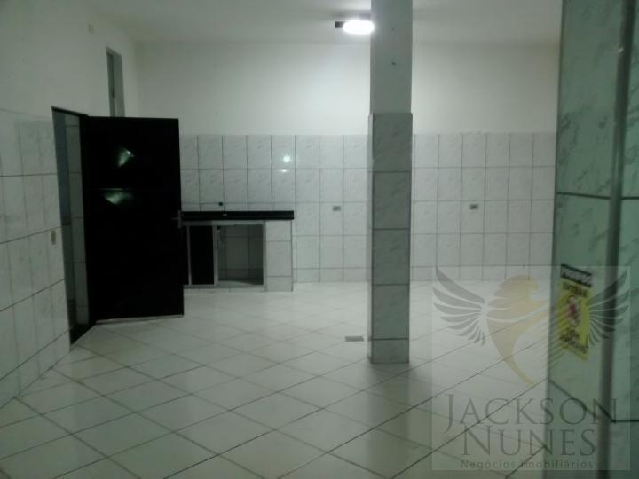 Casa à venda com 3 quartos, 150m² - Foto 2