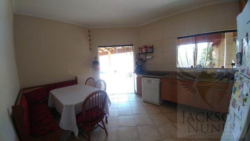 Casa à venda com 3 quartos, 300m² - Foto 17