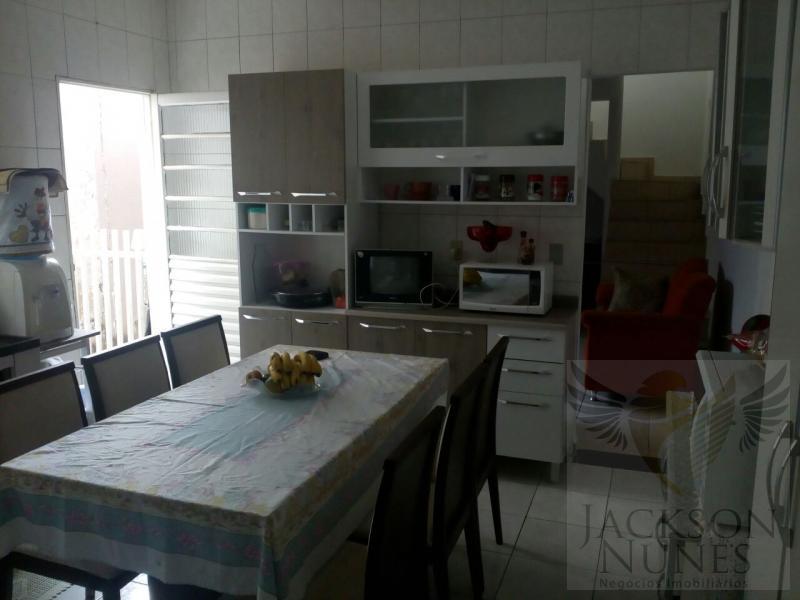 Casa à venda com 4 quartos, 150m² - Foto 17