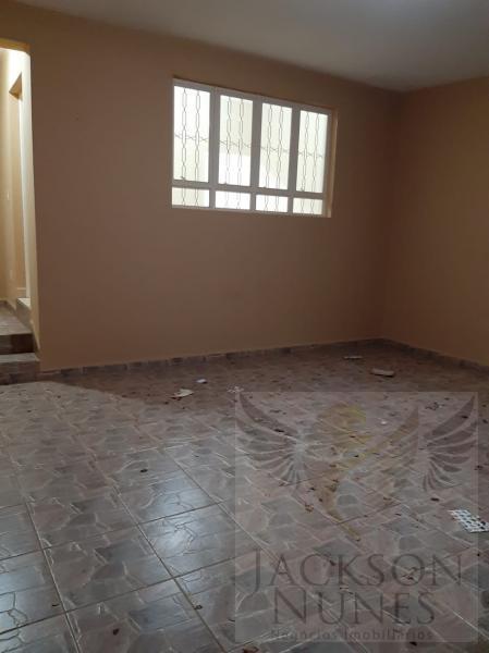 Casa à venda com 2 quartos, 180m² - Foto 1