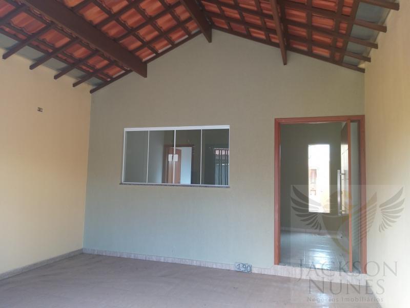 Casa à venda com 2 quartos, 135m² - Foto 1