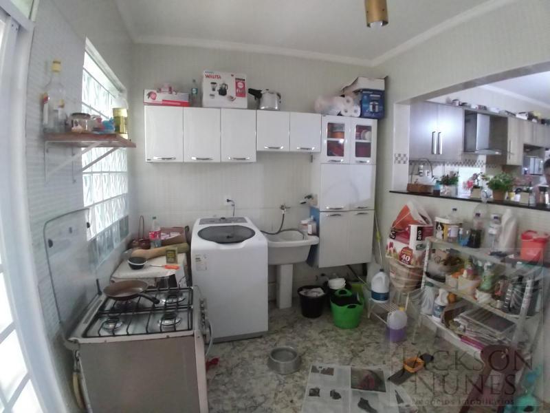 Casa à venda com 3 quartos, 300m² - Foto 9