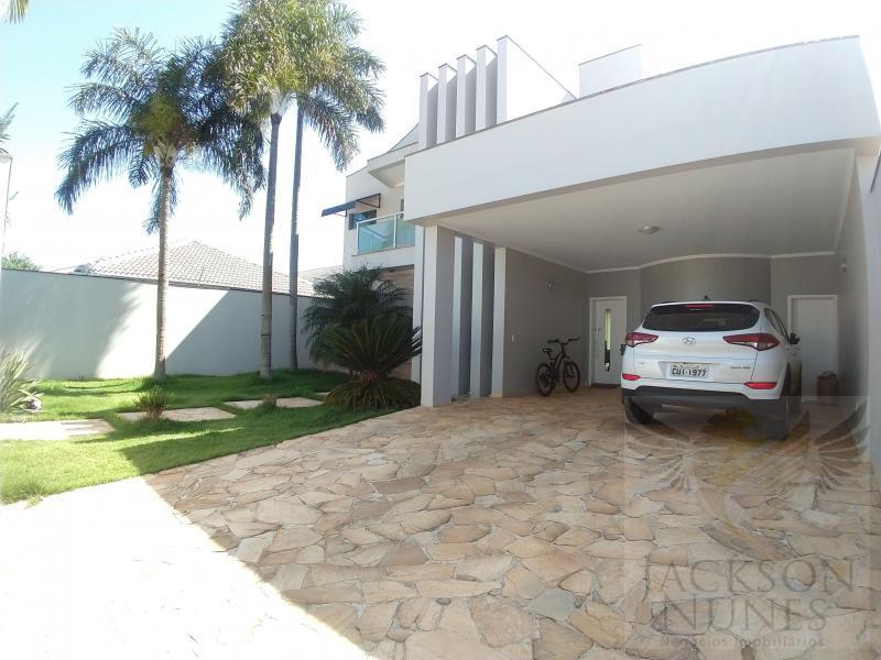 Casa à venda com 3 quartos, 270m² - Foto 2