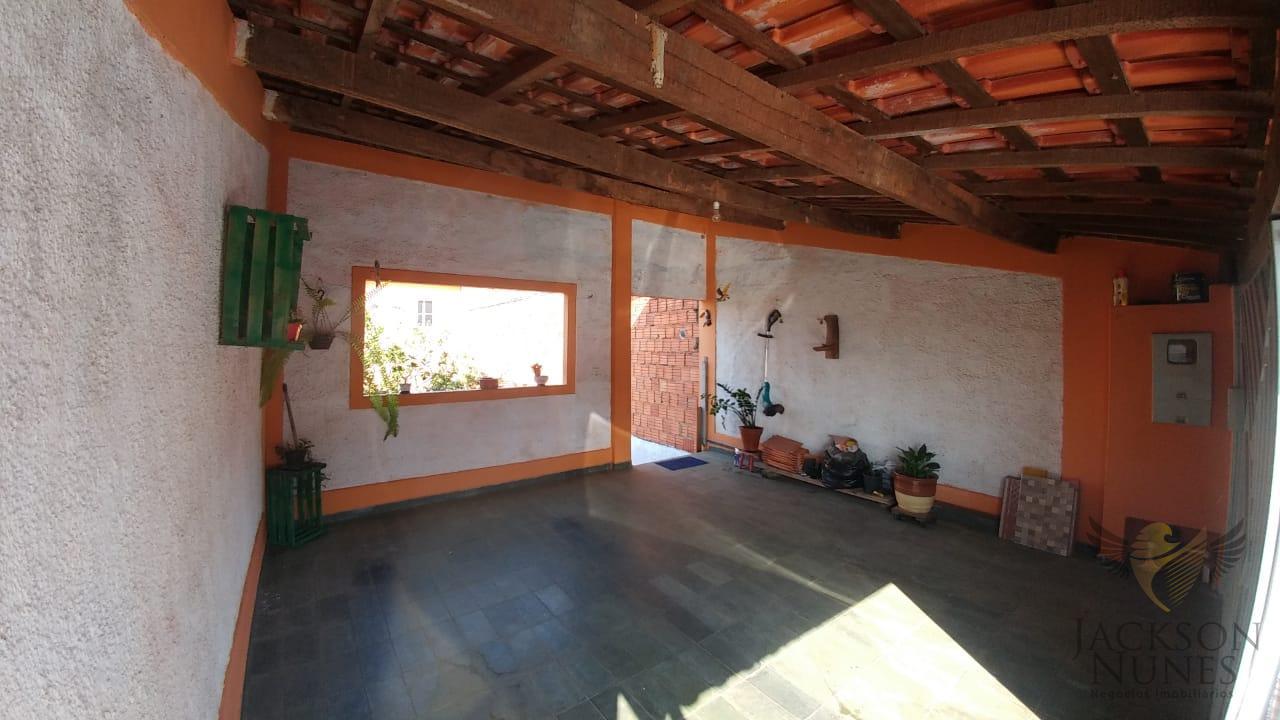 Casa à venda com 2 quartos, 125m² - Foto 2