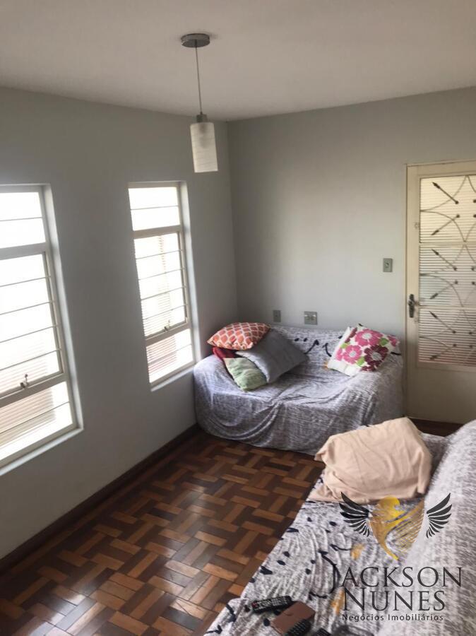 Casa à venda com 3 quartos, 229m² - Foto 2