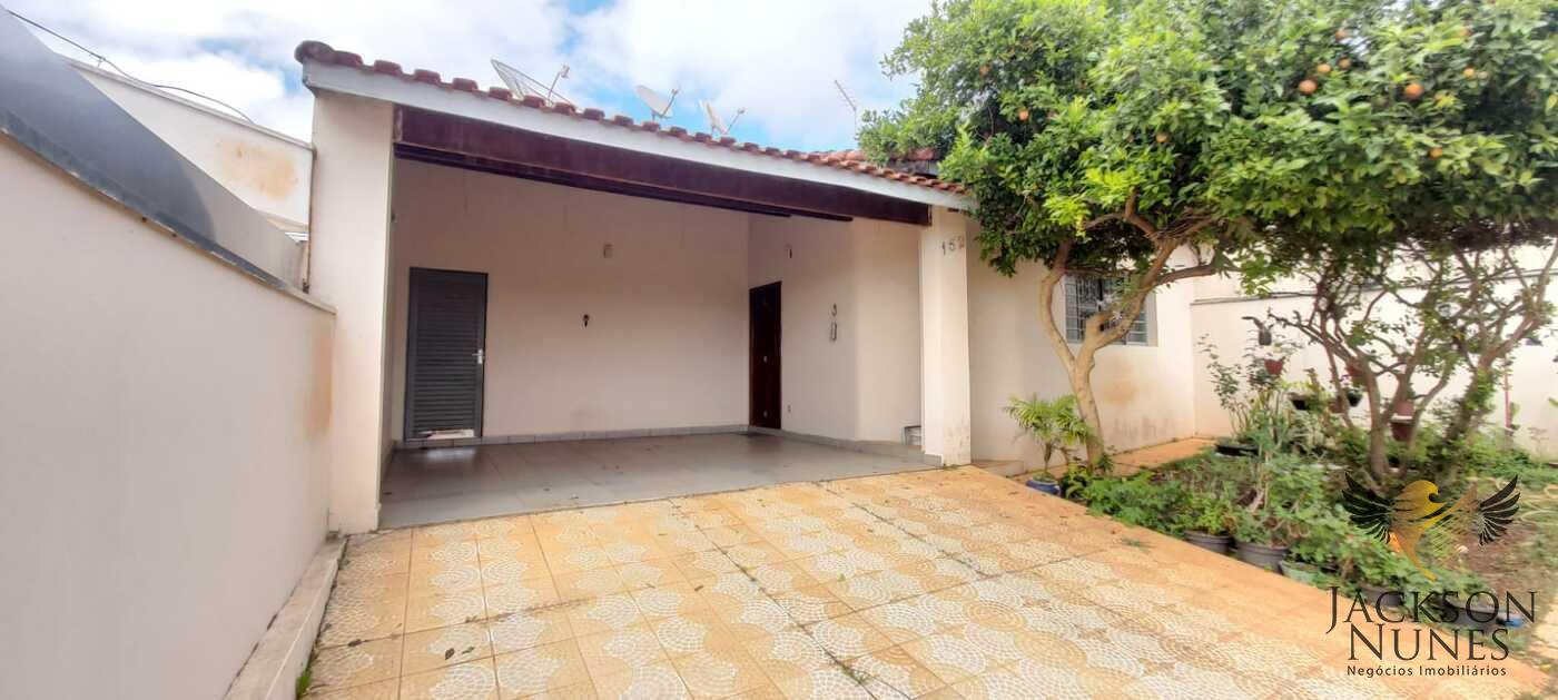 Casa à venda com 2 quartos, 300m² - Foto 1