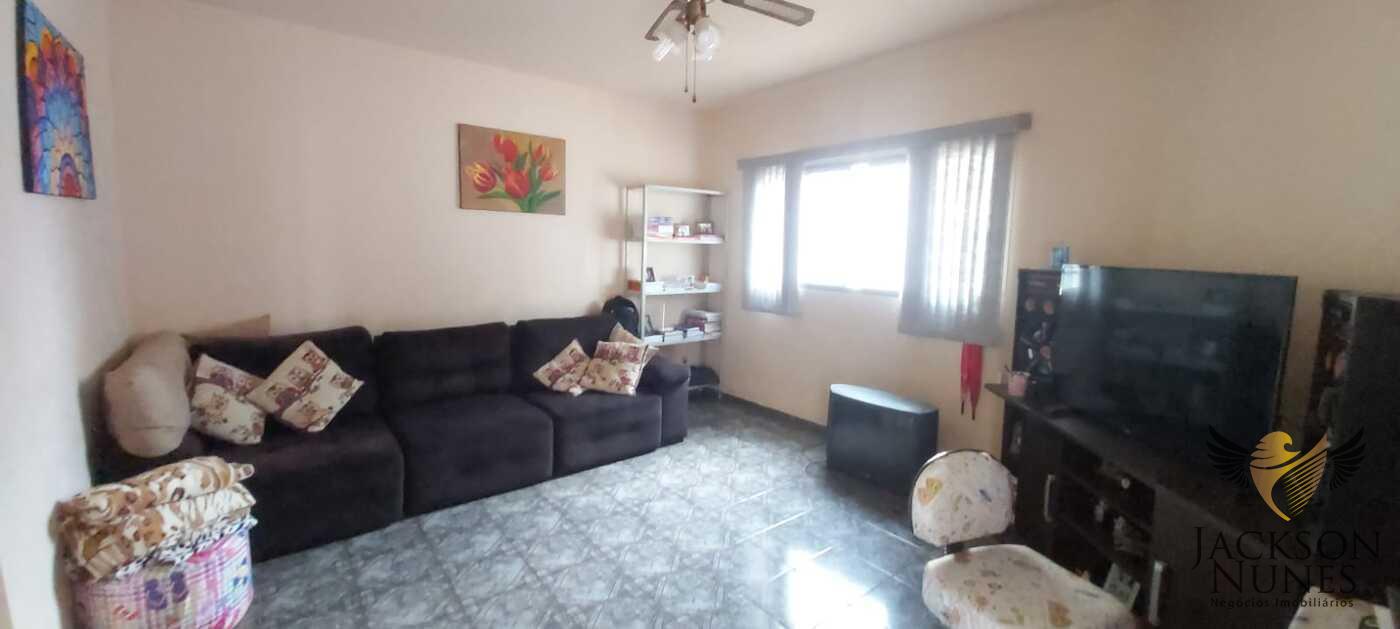 Casa à venda com 2 quartos, 300m² - Foto 3