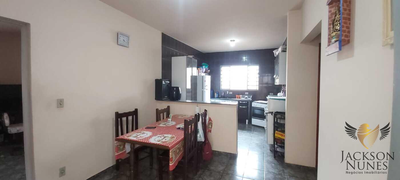 Casa à venda com 2 quartos, 300m² - Foto 4