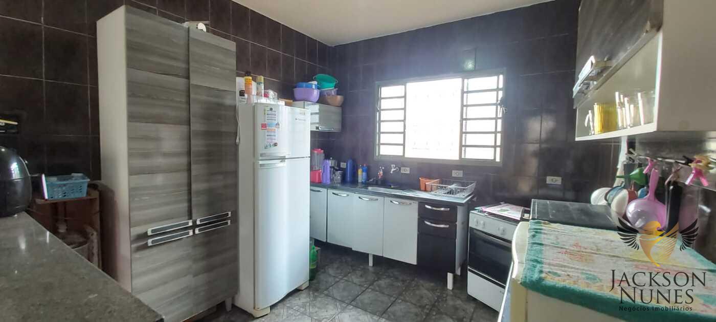 Casa à venda com 2 quartos, 300m² - Foto 5