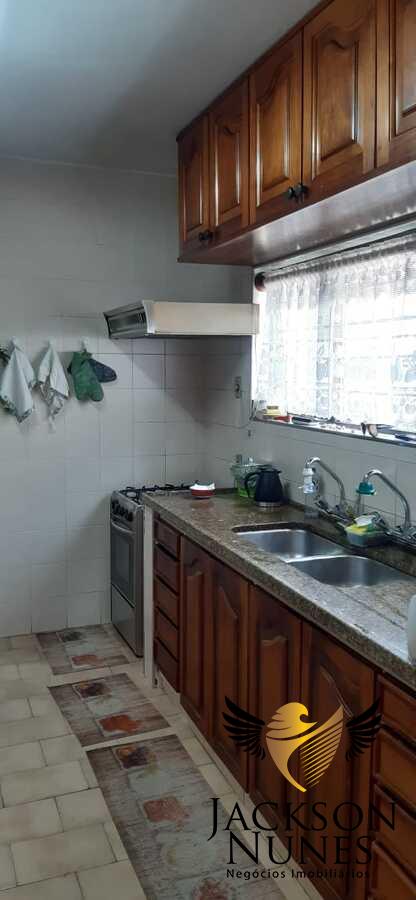 Casa à venda com 5 quartos, 300m² - Foto 8