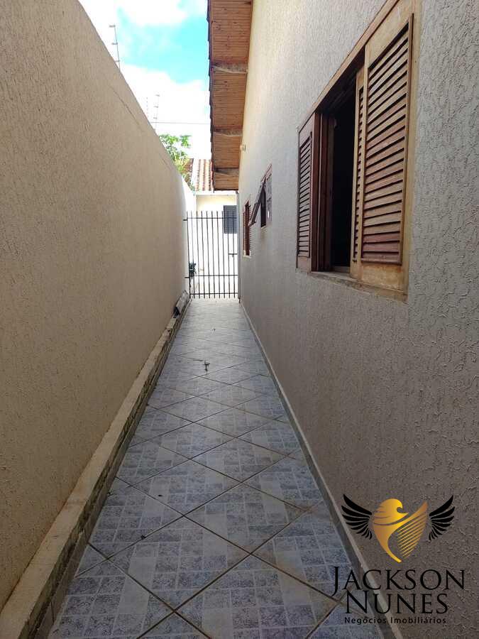 Casa à venda com 3 quartos, 300m² - Foto 2