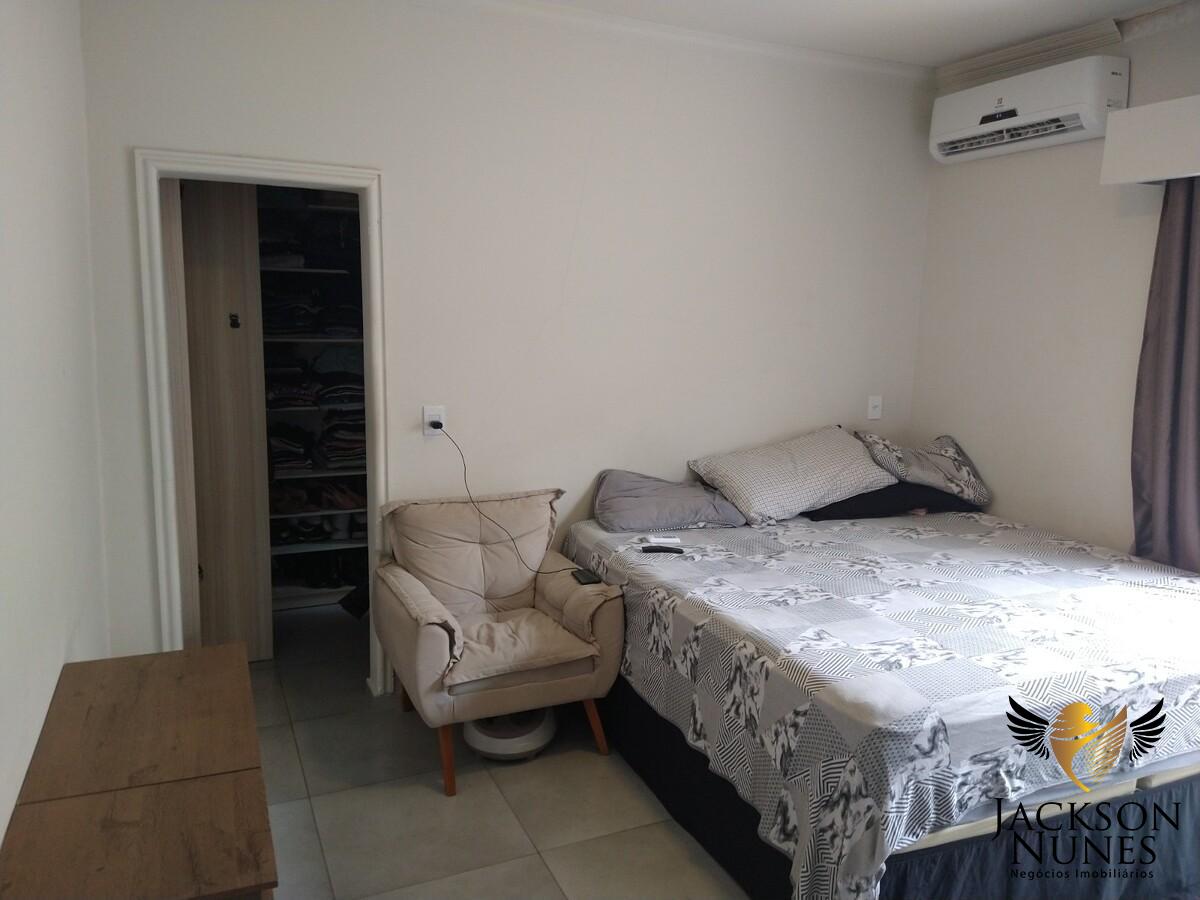 Casa à venda com 3 quartos, 350m² - Foto 9