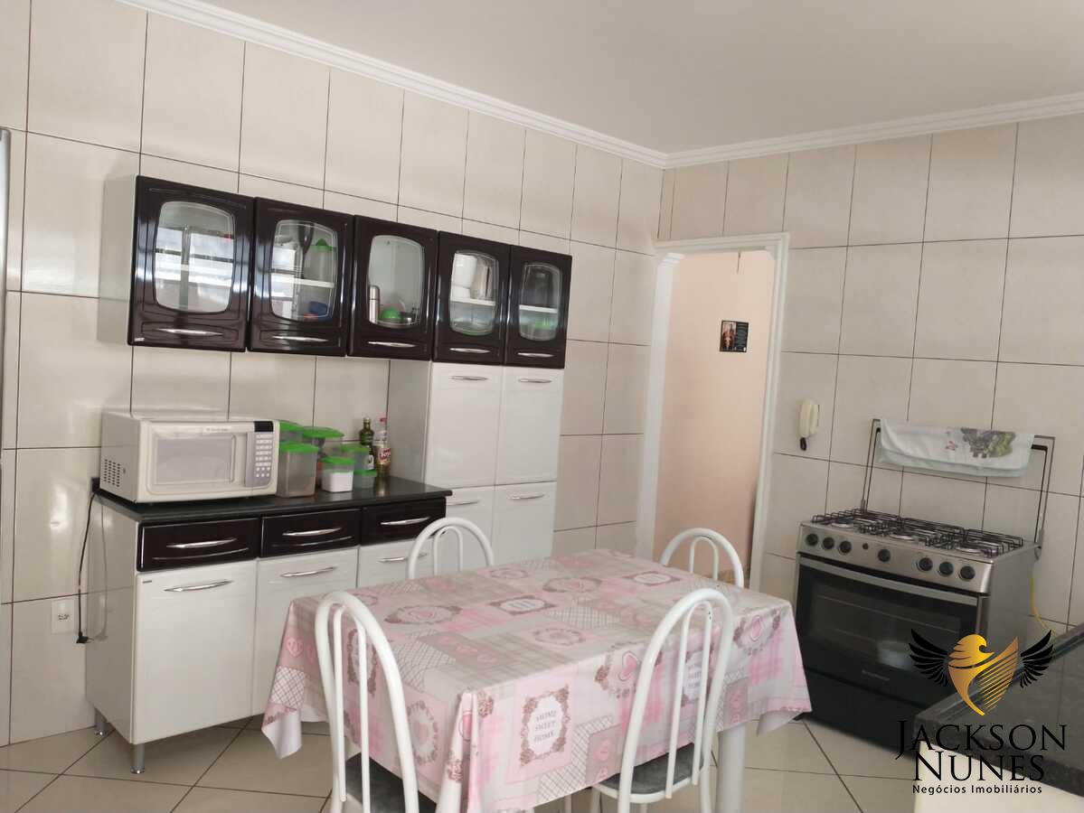 Casa à venda com 2 quartos, 150m² - Foto 3