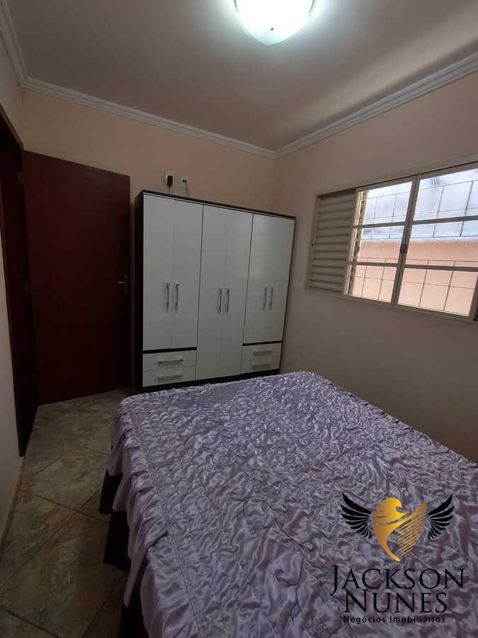 Casa à venda com 2 quartos, 150m² - Foto 8