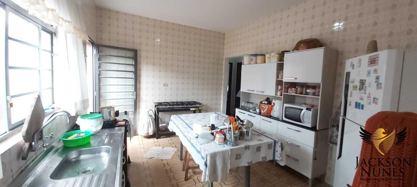 Casa à venda com 3 quartos, 250m² - Foto 3