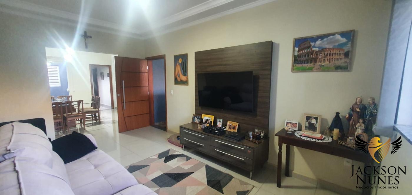 Casa à venda com 3 quartos, 260m² - Foto 1