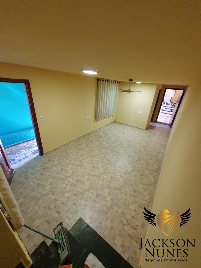 Casa à venda com 2 quartos, 148m² - Foto 1