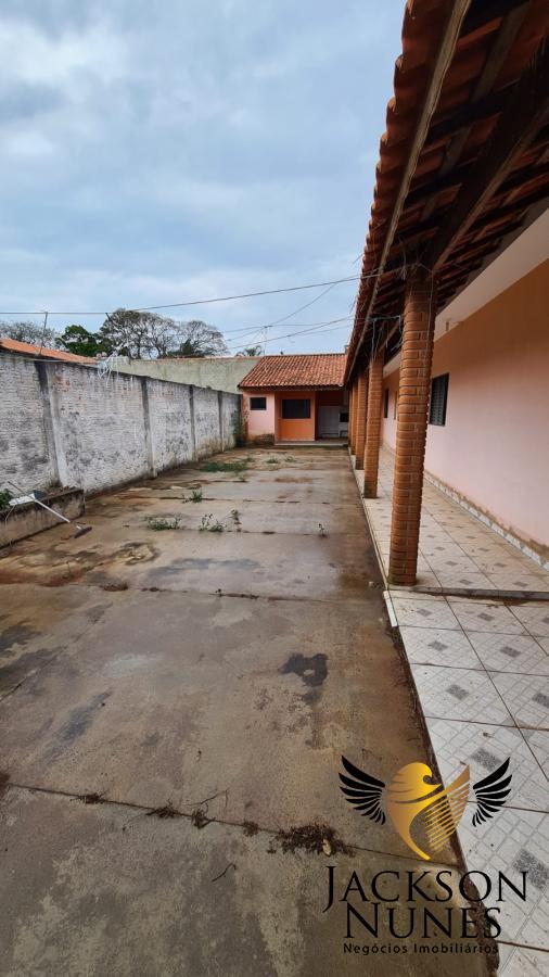 Casa à venda com 3 quartos, 250m² - Foto 2