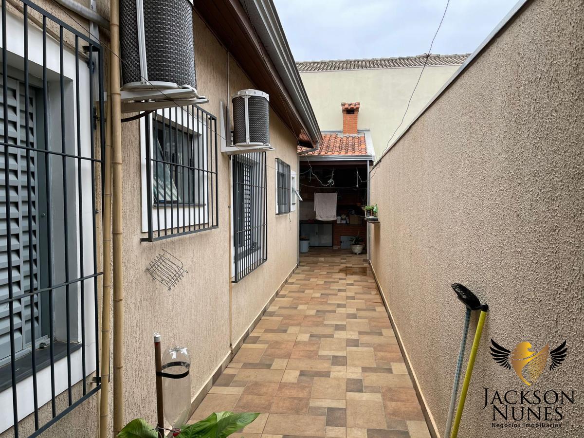 Casa à venda com 3 quartos, 210m² - Foto 4