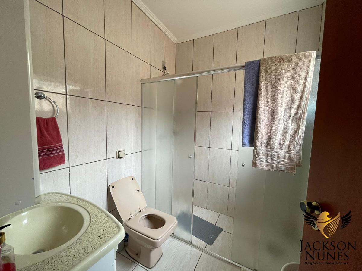 Casa à venda com 3 quartos, 210m² - Foto 8