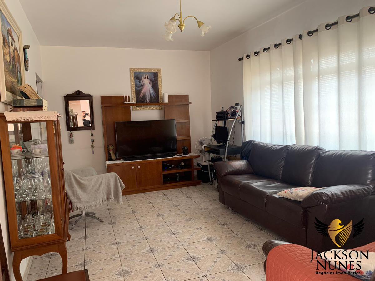 Casa à venda com 3 quartos, 214m² - Foto 2