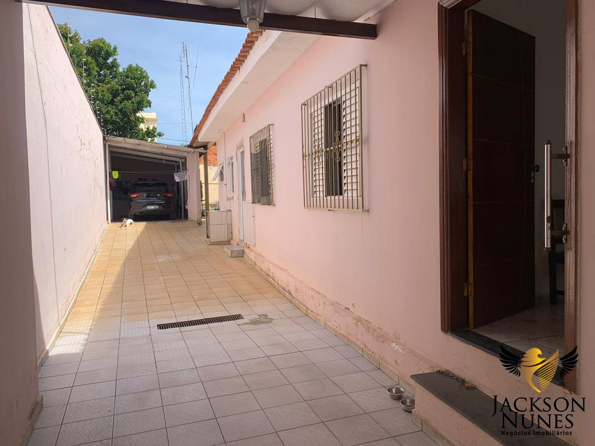 Casa à venda com 3 quartos, 214m² - Foto 8