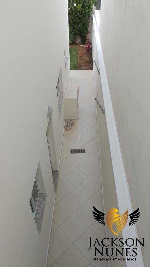 Casa de Condomínio à venda com 3 quartos, 250m² - Foto 18