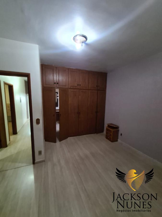 Casa à venda com 3 quartos, 300m² - Foto 11