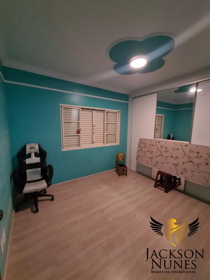 Casa à venda com 3 quartos, 300m² - Foto 8