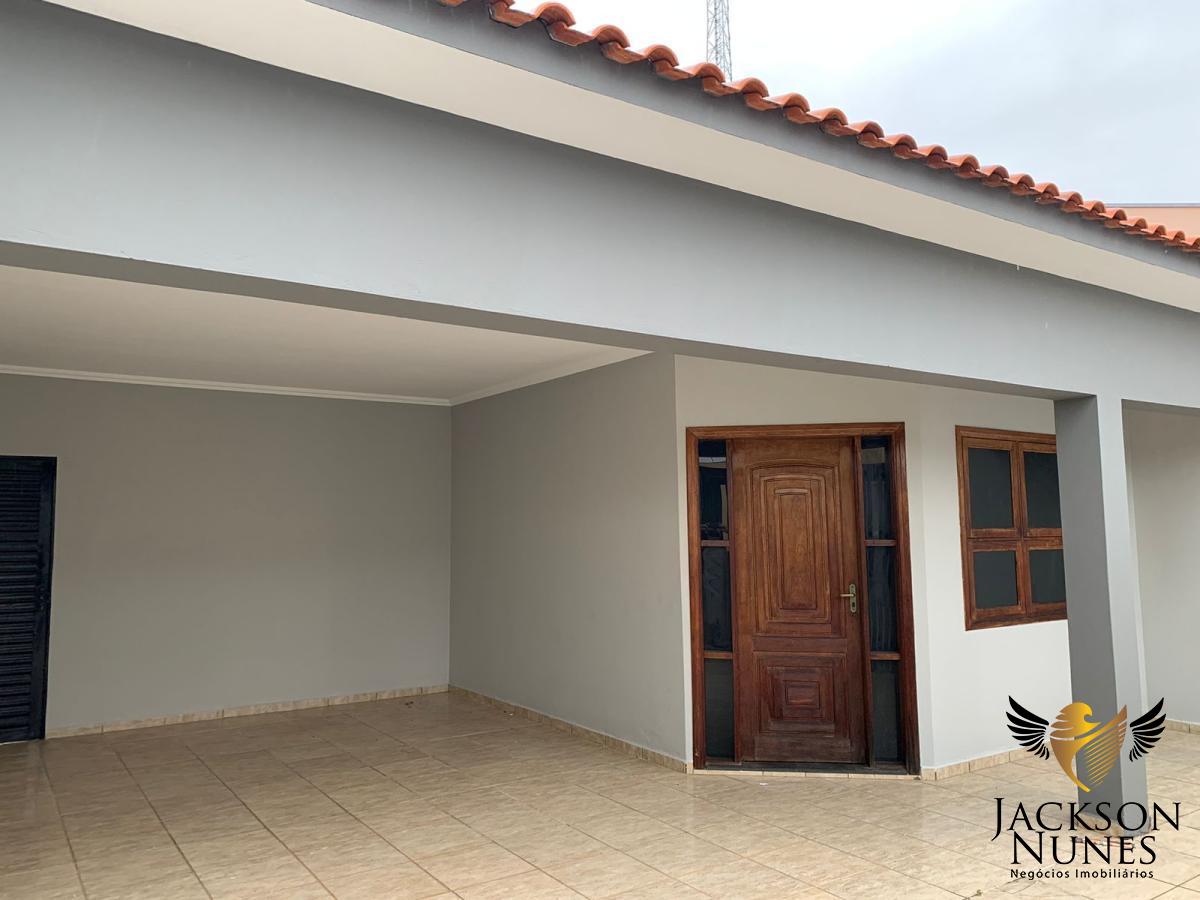 Casa à venda com 3 quartos, 255m² - Foto 1