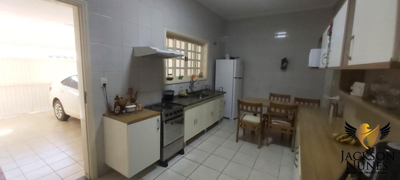 Casa à venda com 3 quartos, 350m² - Foto 7