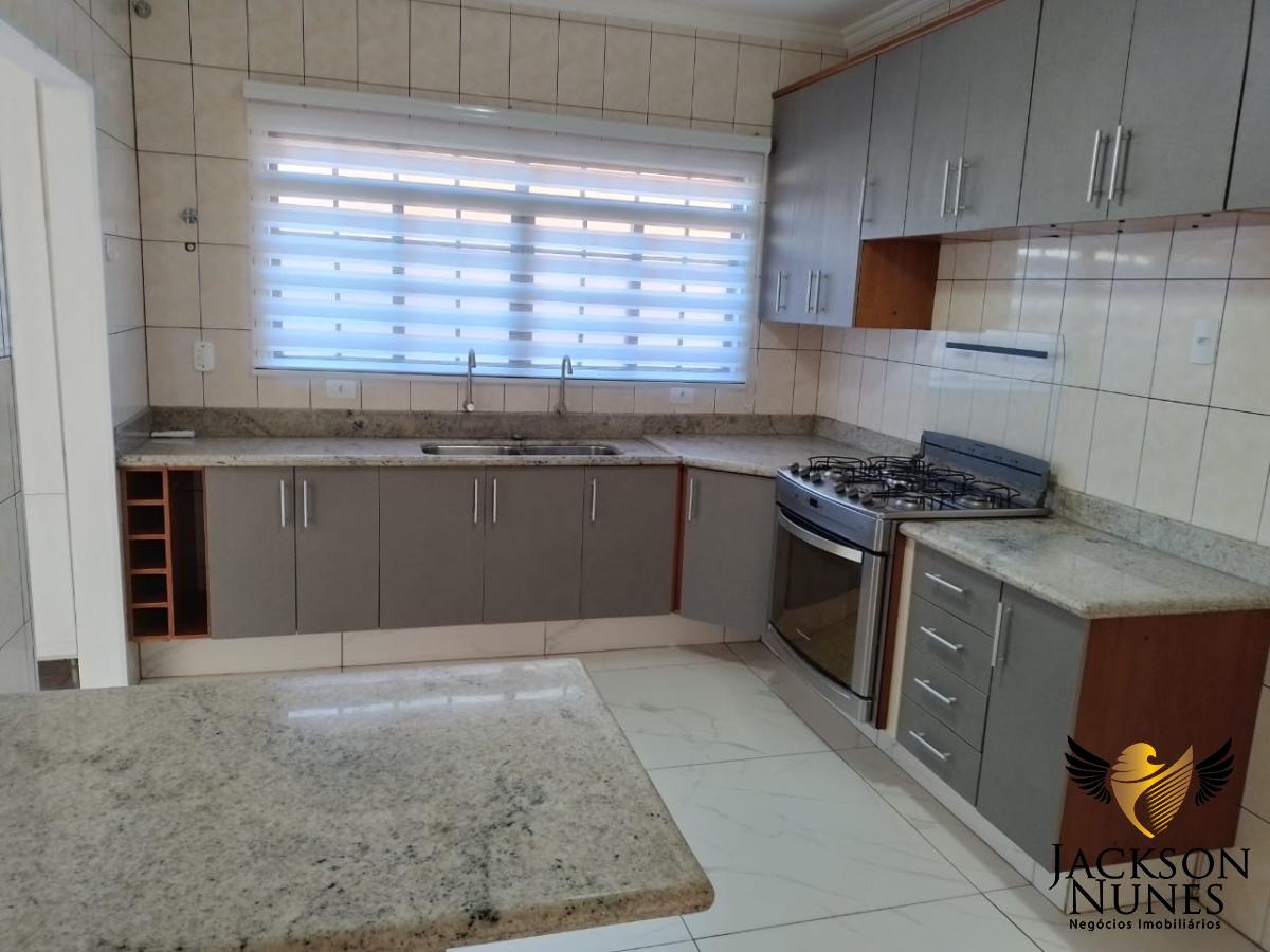 Casa à venda com 2 quartos, 264m² - Foto 1