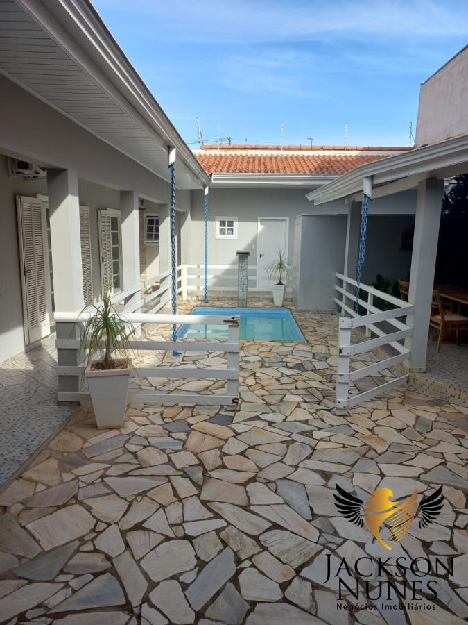 Casa à venda com 3 quartos, 350m² - Foto 2