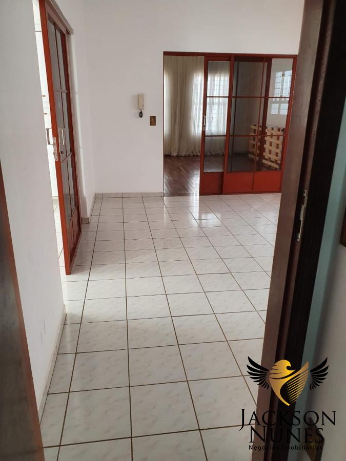 Casa à venda com 3 quartos, 540m² - Foto 2