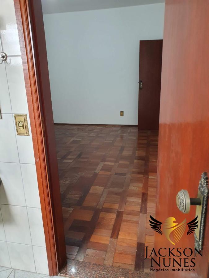 Casa à venda com 3 quartos, 540m² - Foto 9