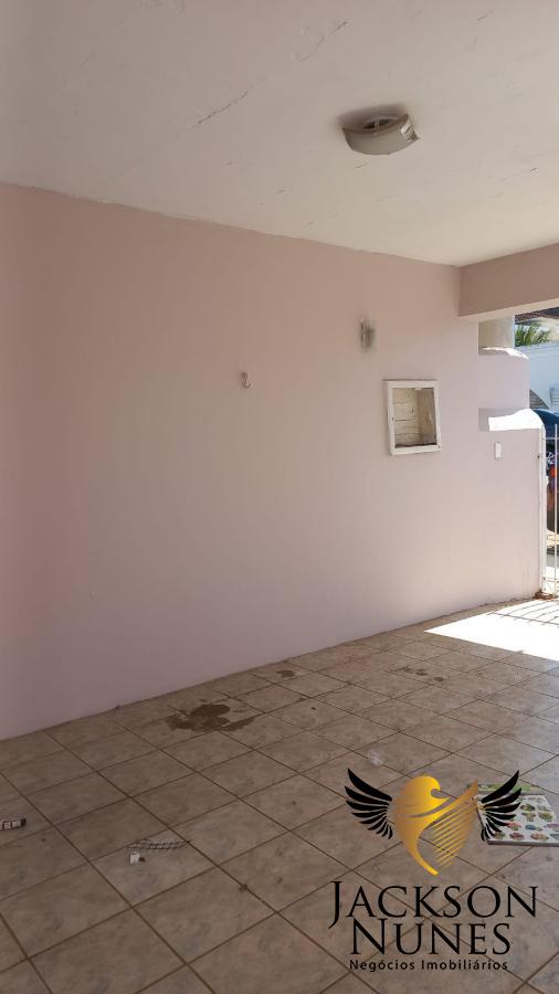 Casa à venda com 2 quartos, 150m² - Foto 2