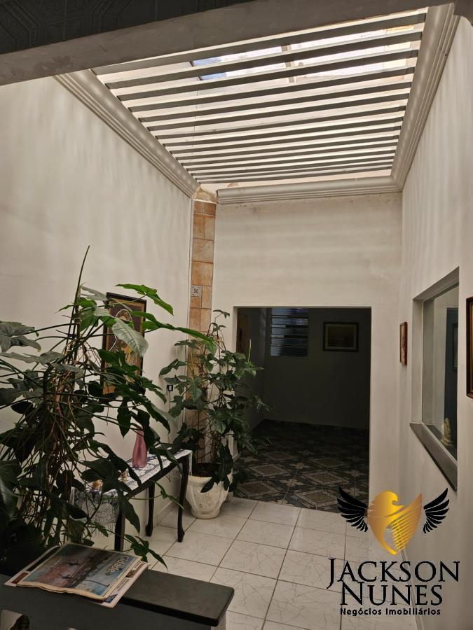 Casa à venda com 3 quartos, 300m² - Foto 4