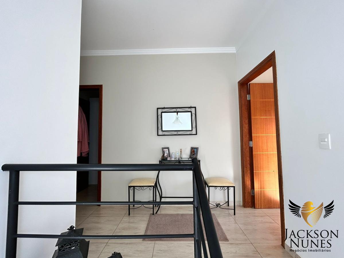 Casa à venda com 4 quartos, 300m² - Foto 3