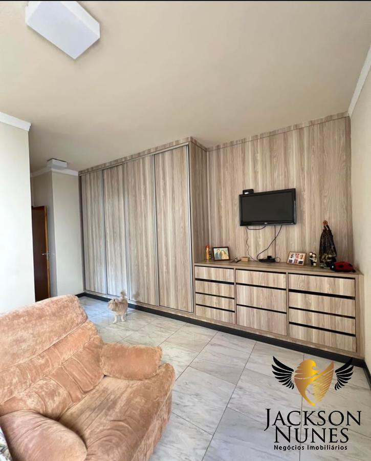 Casa à venda com 3 quartos, 270m² - Foto 5