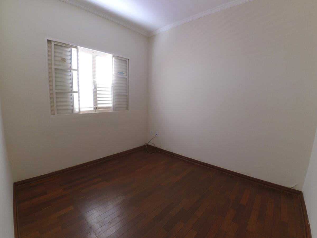 Casa à venda com 5 quartos, 270m² - Foto 13