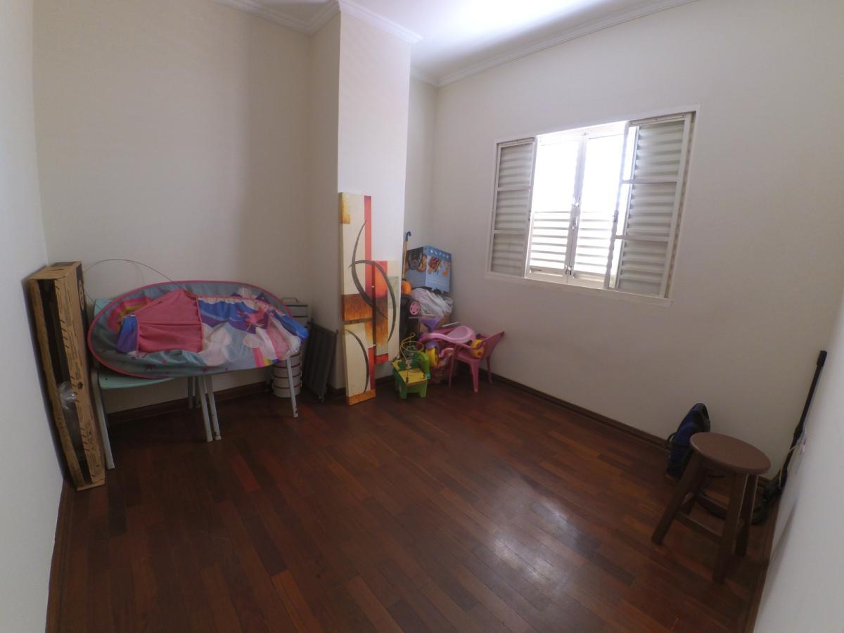 Casa à venda com 5 quartos, 270m² - Foto 23