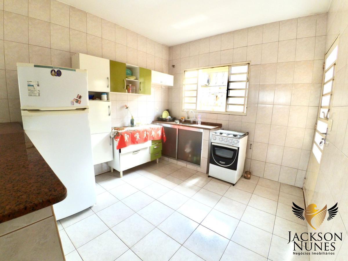 Casa à venda com 3 quartos, 350m² - Foto 3